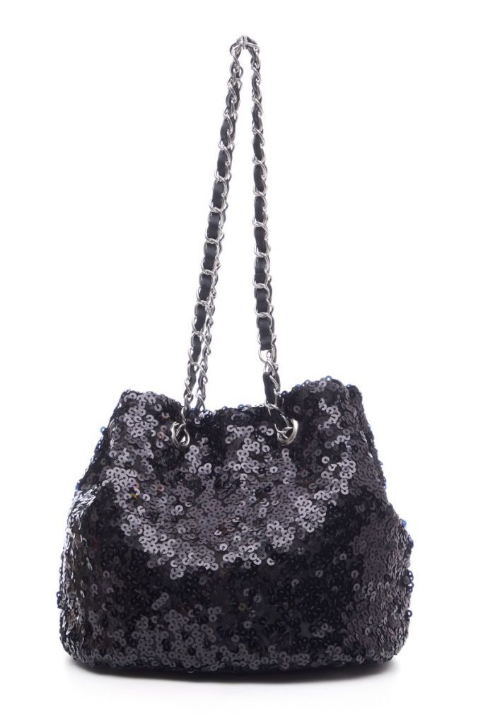 Christmas party outfits: Black sequin bag