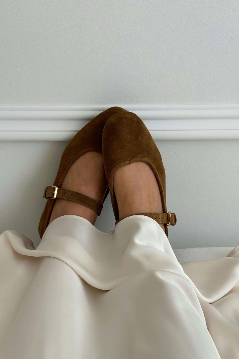 Shoe capsule wardrobe: Stylish flats