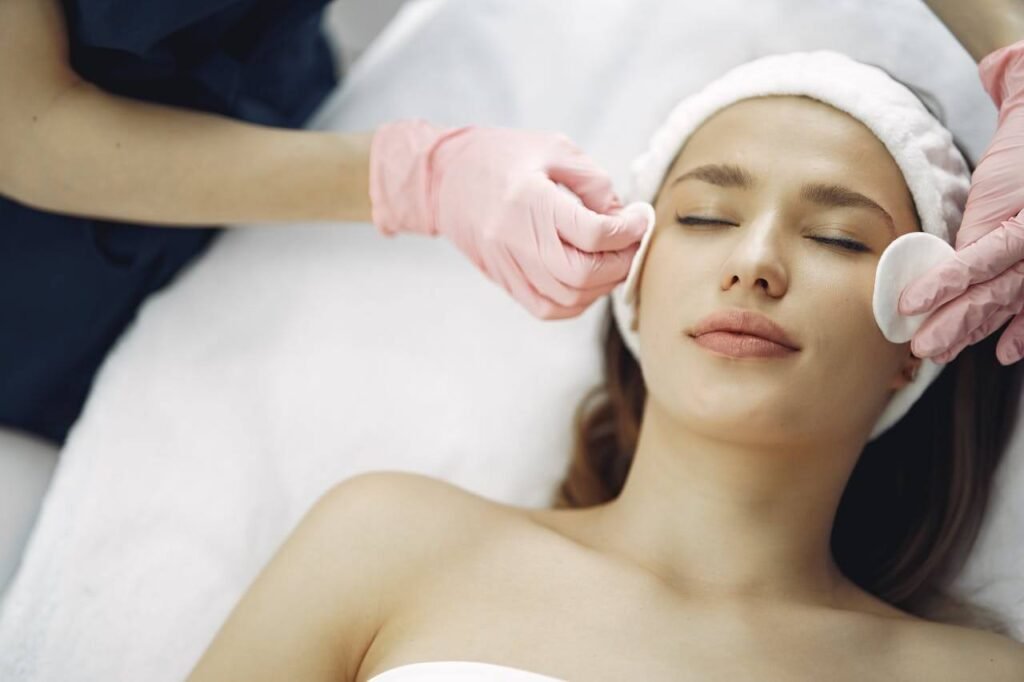 A woman is getting a facial
What is an express facial: all the facts you need to know.
